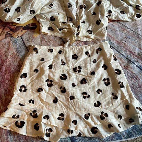 New. Animal print 2 piece skirt set - Picture 4 of 6